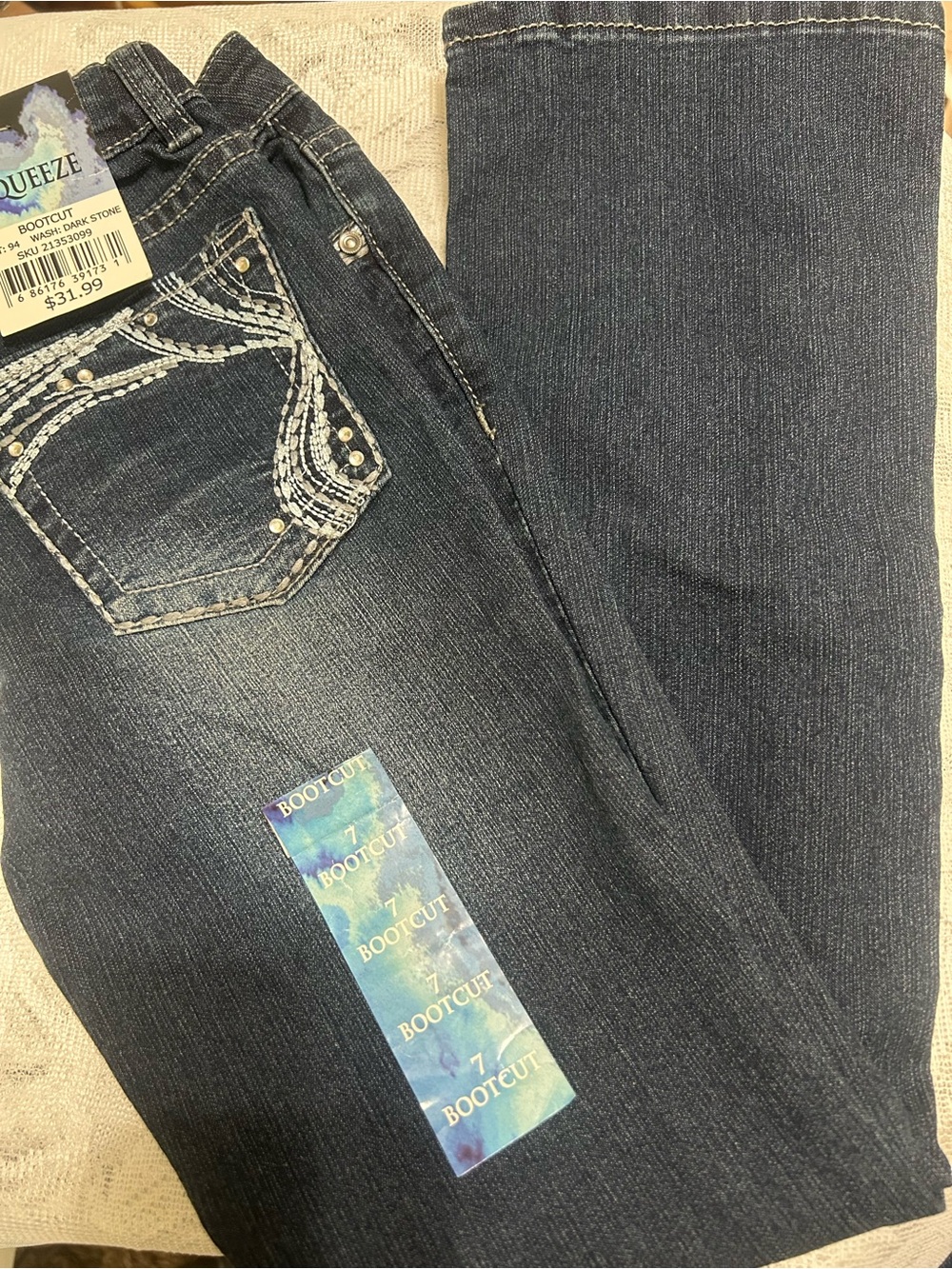 Squeeze Dark Wash Bootcut Jeans with Embroidered Back Pockets 0807_01 SB